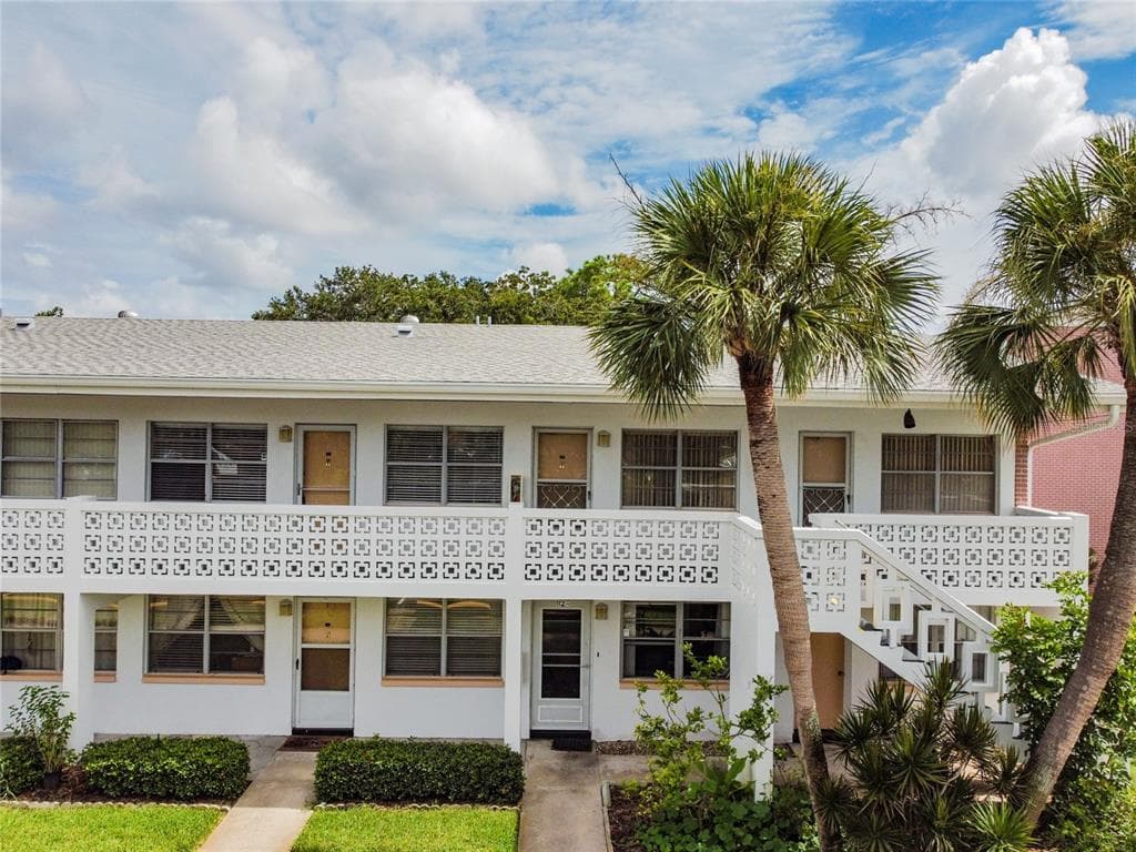 1000 79TH AVENUE N UNIT 211 ST PETERSBURG, FL 33702
