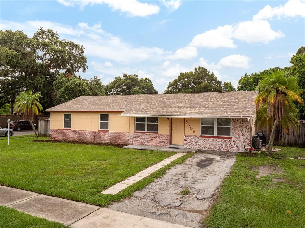 8508 PORTULACA AVENUE SEMINOLE, FL 33777