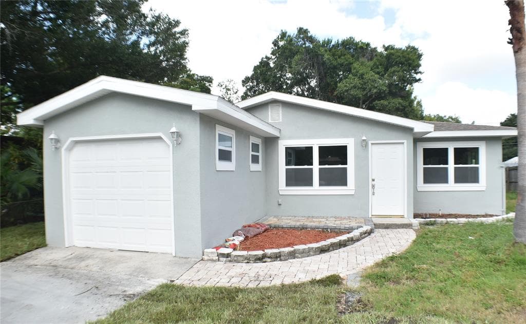 116 EMERALD LANE LARGO, FL 33771