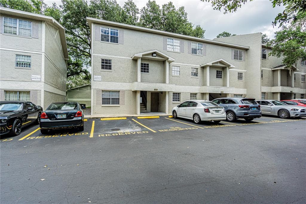 14438 REUTER STRASSE CIRCLE UNIT 808 TAMPA, FL 33613