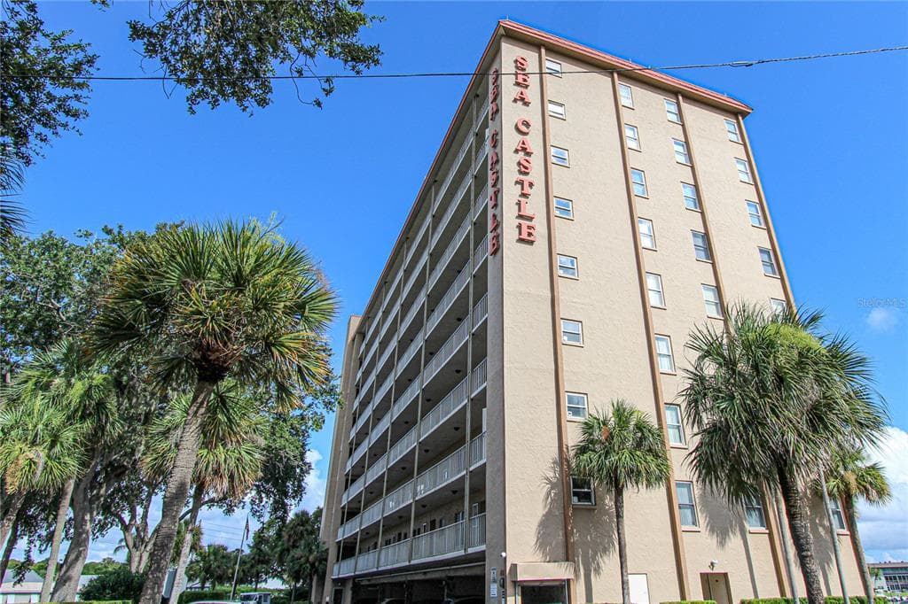 4939 FLORAMAR TERRACE UNIT 303 NEW PORT RICHEY, FL 34652