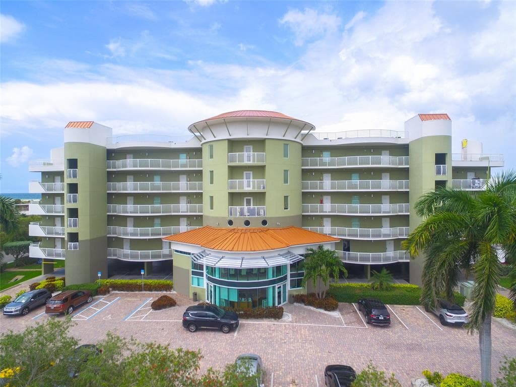 11605 GULF BOULEVARD UNIT 204 TREASURE ISLAND, FL 33706