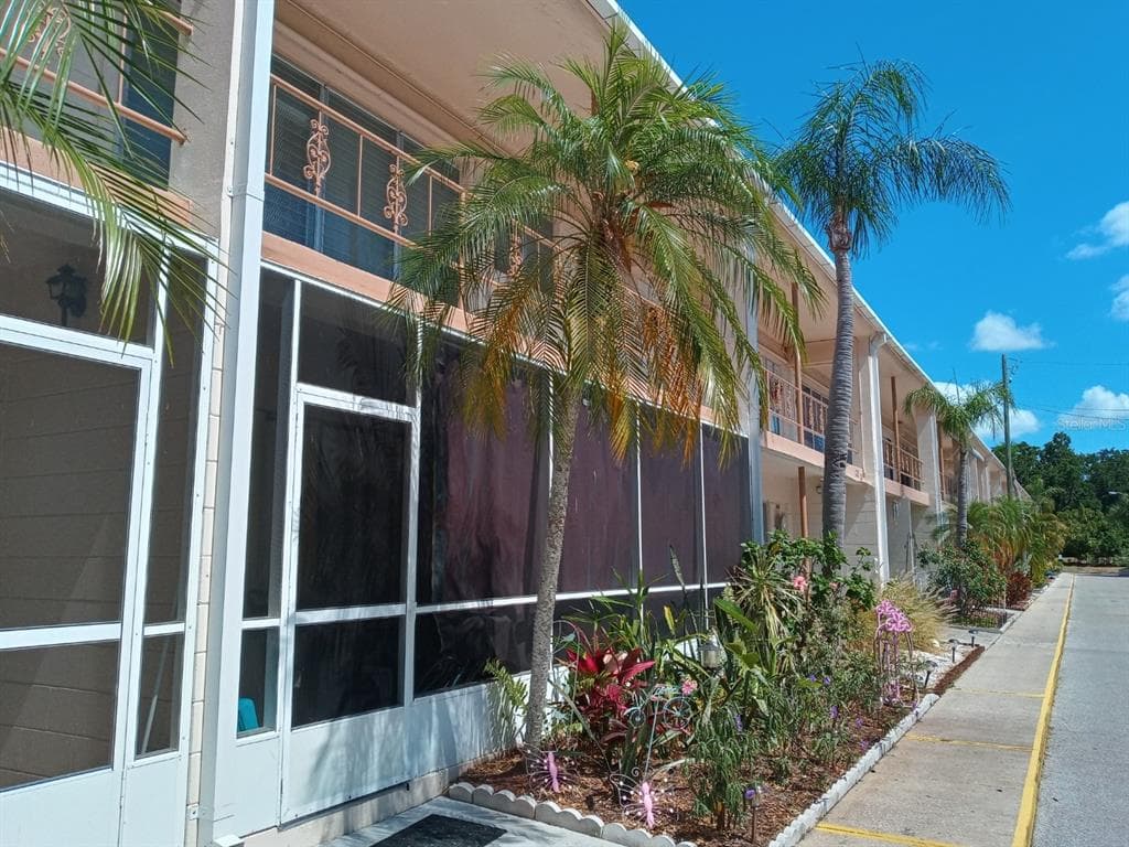 4060 55TH STREET N UNIT 1109 KENNETH CITY, FL 33709