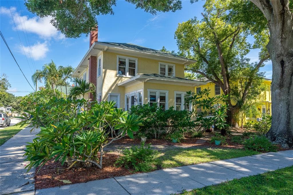 935 16TH AVENUE N ST PETERSBURG, FL 33704