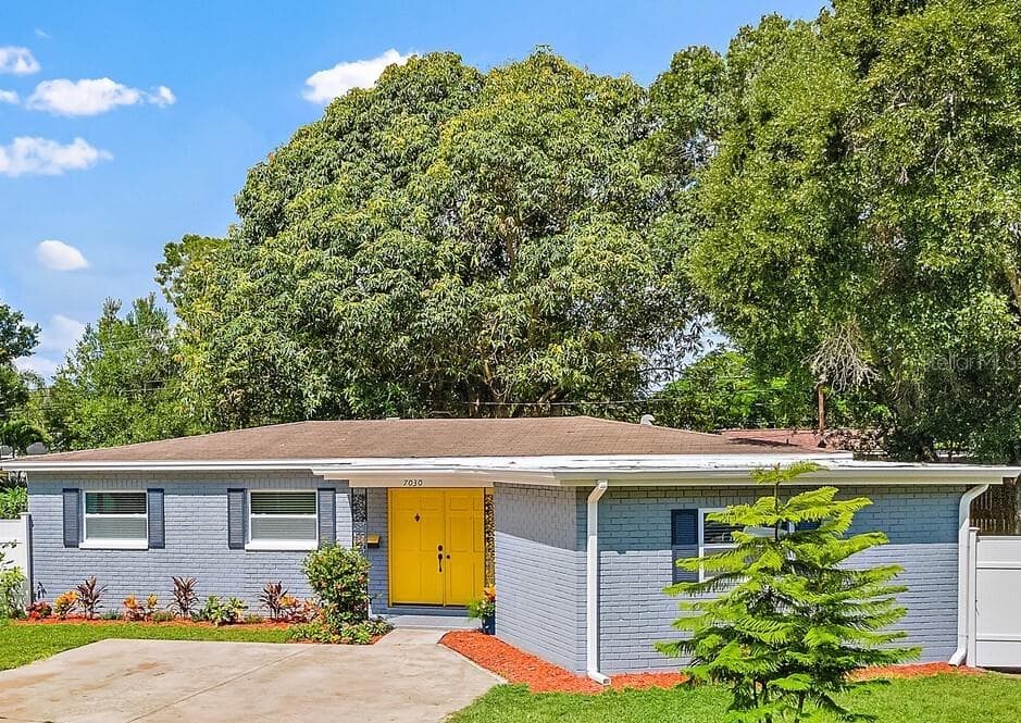7030 19TH WAY N ST PETERSBURG, FL 33702