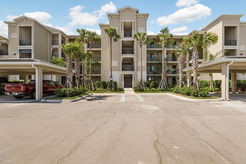 17520 GAWTHROP DRIVE UNIT 105 BRADENTON, FL 34211