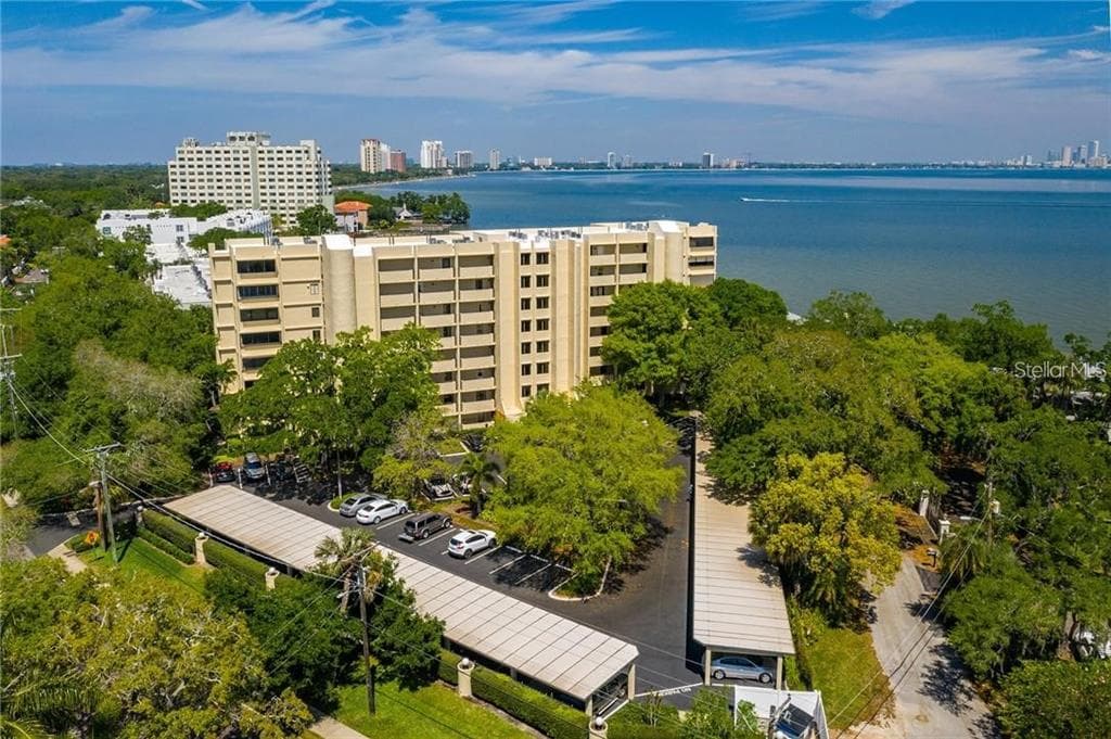 5020 BAYSHORE BOULEVARD UNIT 204 TAMPA, FL 33611
