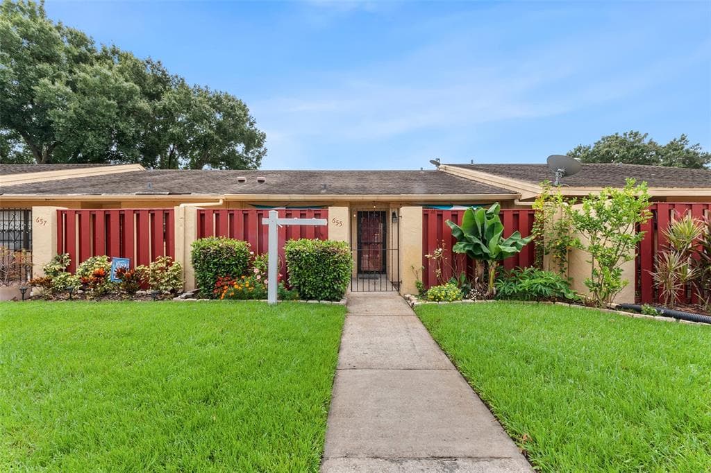 655 BROADMOOR CIRCLE WINTER HAVEN, FL 33884
