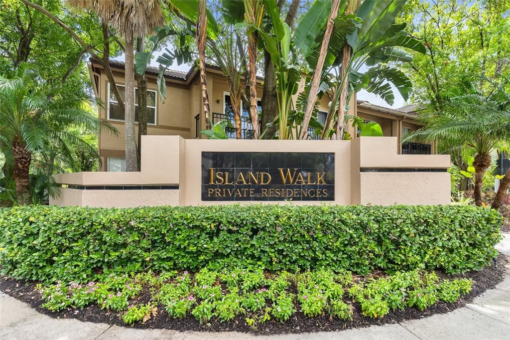 833 NORMANDY TRACE ROAD UNIT 833 TAMPA, FL 33602
