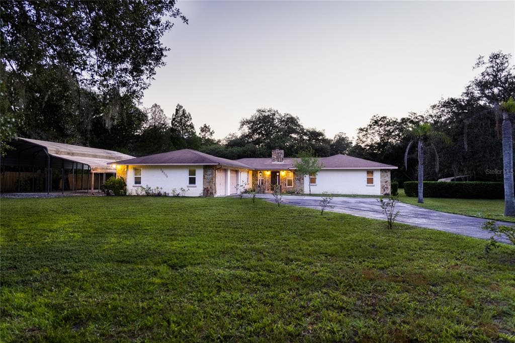18206 30TH STREET LUTZ, FL 33559