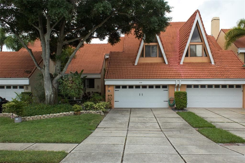816 SYMPHONY ISLES BOULEVARD APOLLO BEACH, FL 33572