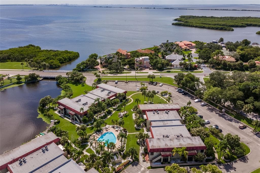 1003 S BAYSHORE BOULEVARD UNIT 205 SAFETY HARBOR, FL 34695