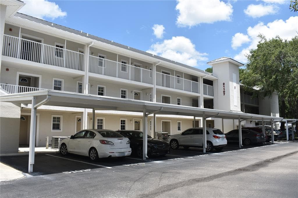21107 FOUNTAIN VIEW LANE UNIT 5201 LUTZ, FL 33558