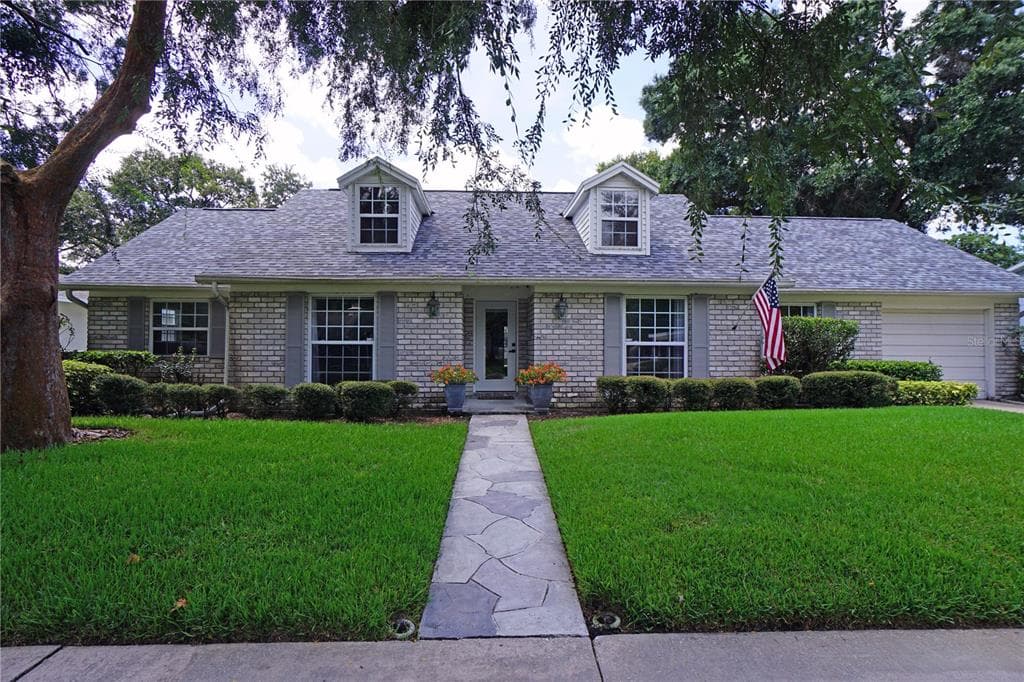 2541 LAKE ELLEN CIRCLE TAMPA, FL 33618