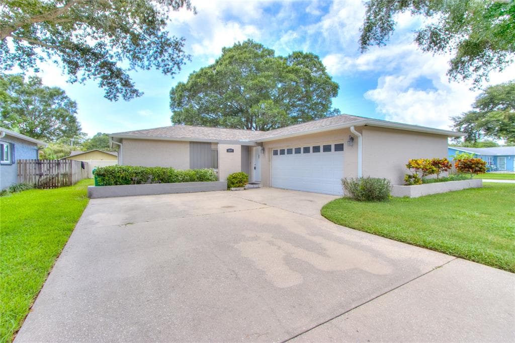 2317 LISTON CIRCLE PALM HARBOR, FL 34683