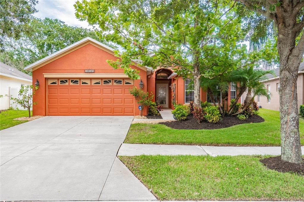 10627 LIBERTY BELL DRIVE TAMPA, FL 33647
