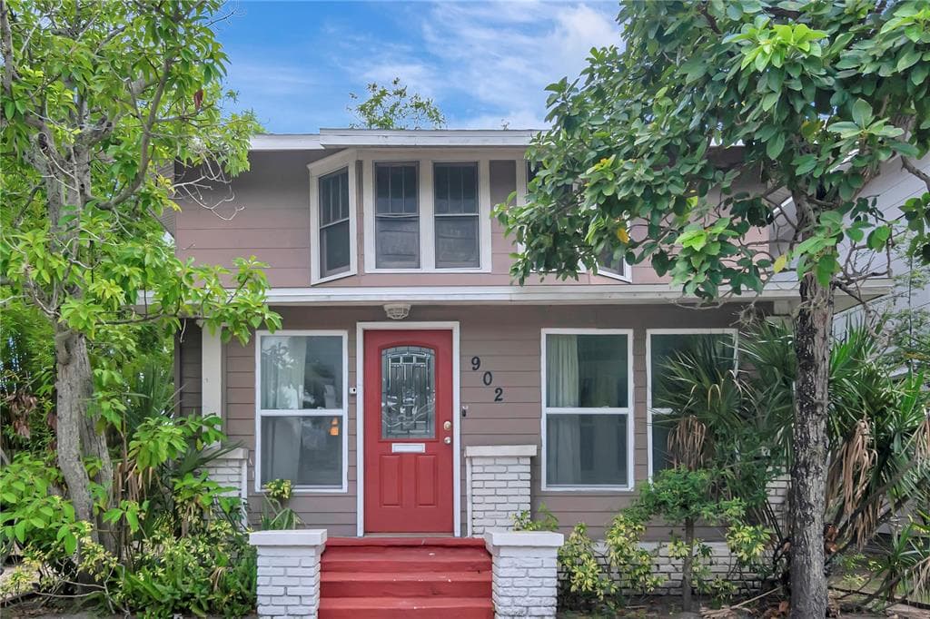 902 22ND AVENUE N ST PETERSBURG, FL 33704
