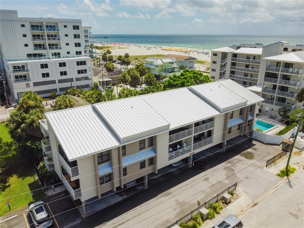 15 GLENDALE STREET UNIT B3 CLEARWATER, FL 33767