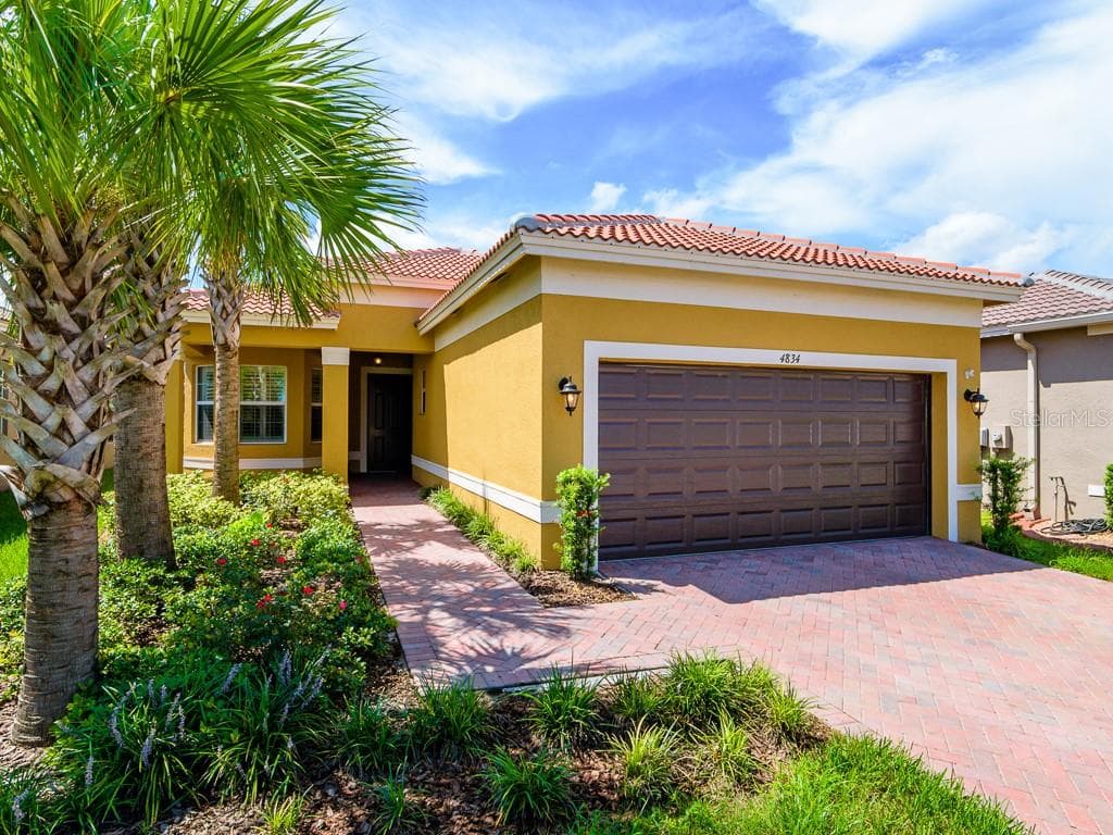 4834 SANDY GLEN WAY WIMAUMA, FL 33598