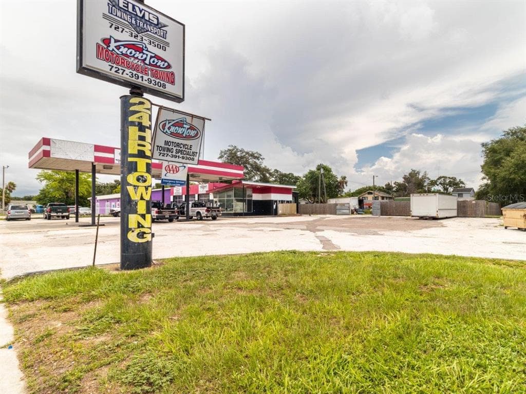 1720 34TH STREET S ST PETERSBURG, FL 33711