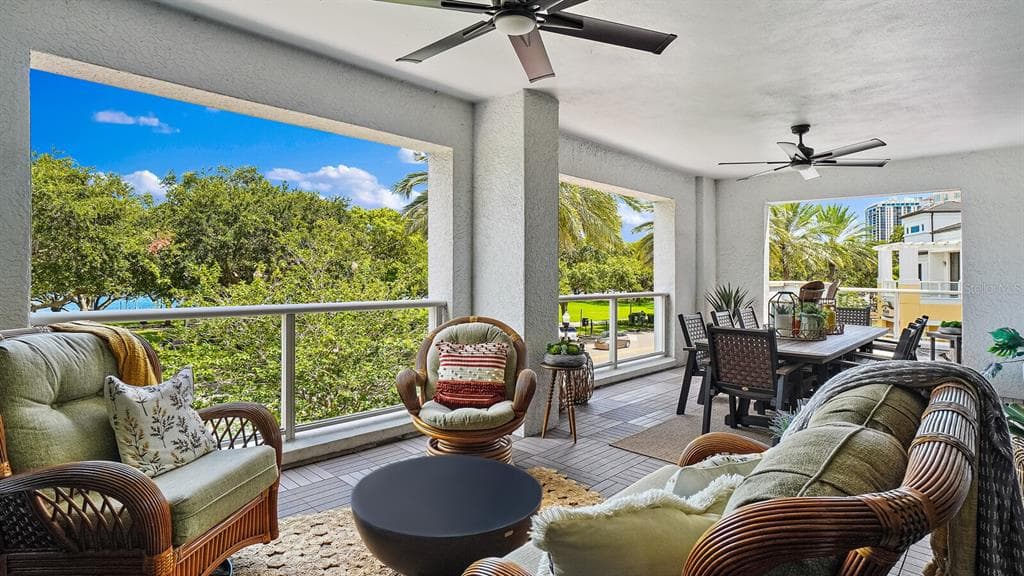 400 BEACH DRIVE NE UNIT 204 ST PETERSBURG, FL 33701