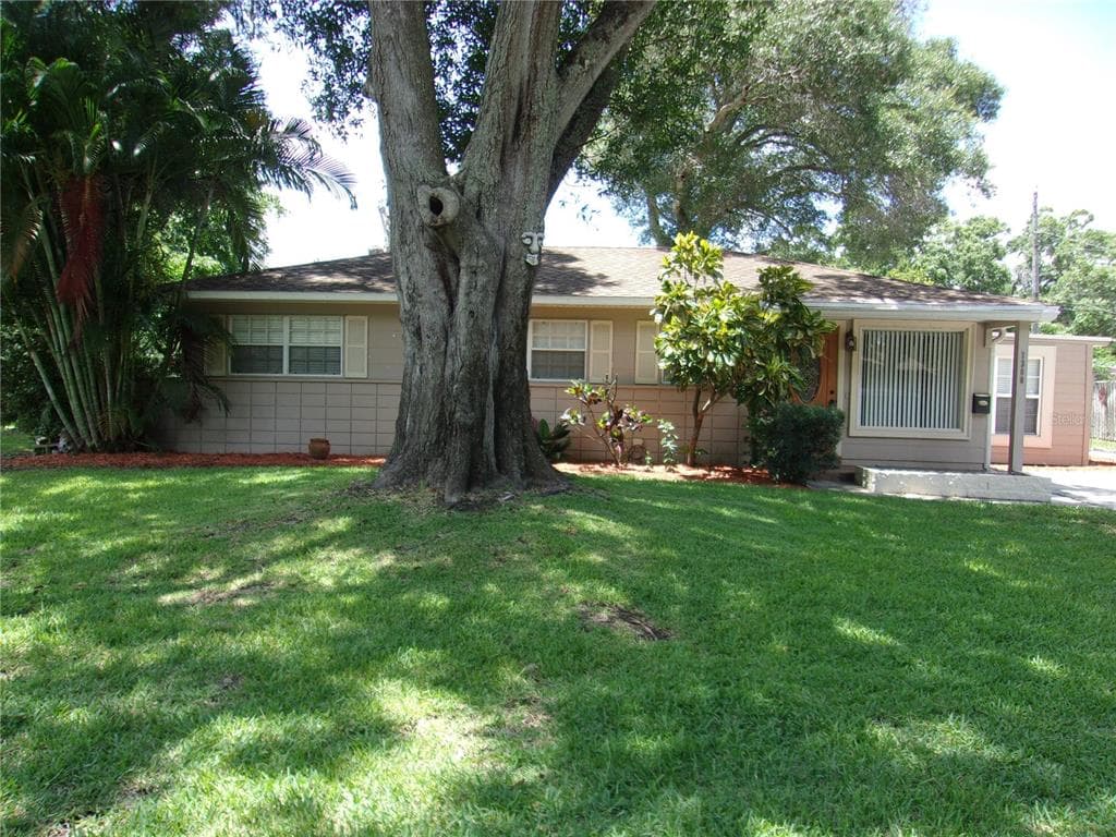 7380 ORGANDY DRIVE N ST PETERSBURG, FL 33702