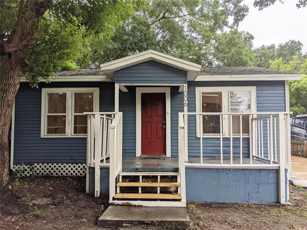1006 E HOLLAND AVENUE TAMPA, FL 33612