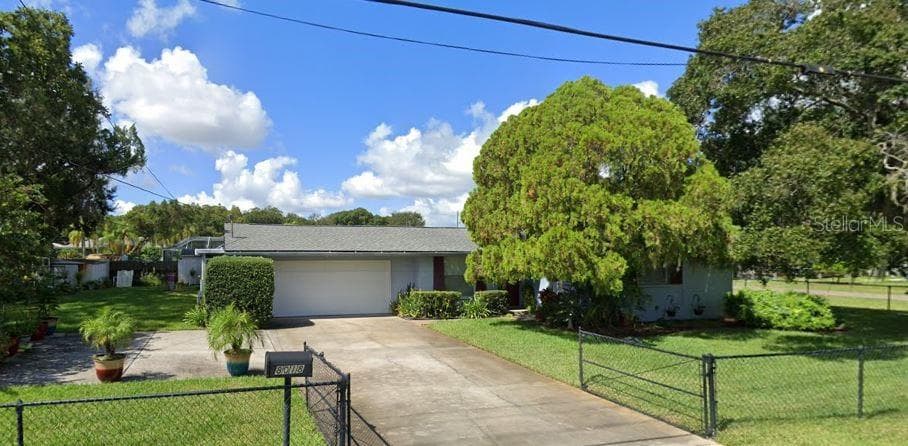 8018 N THATCHER AVENUE TAMPA, FL 33614