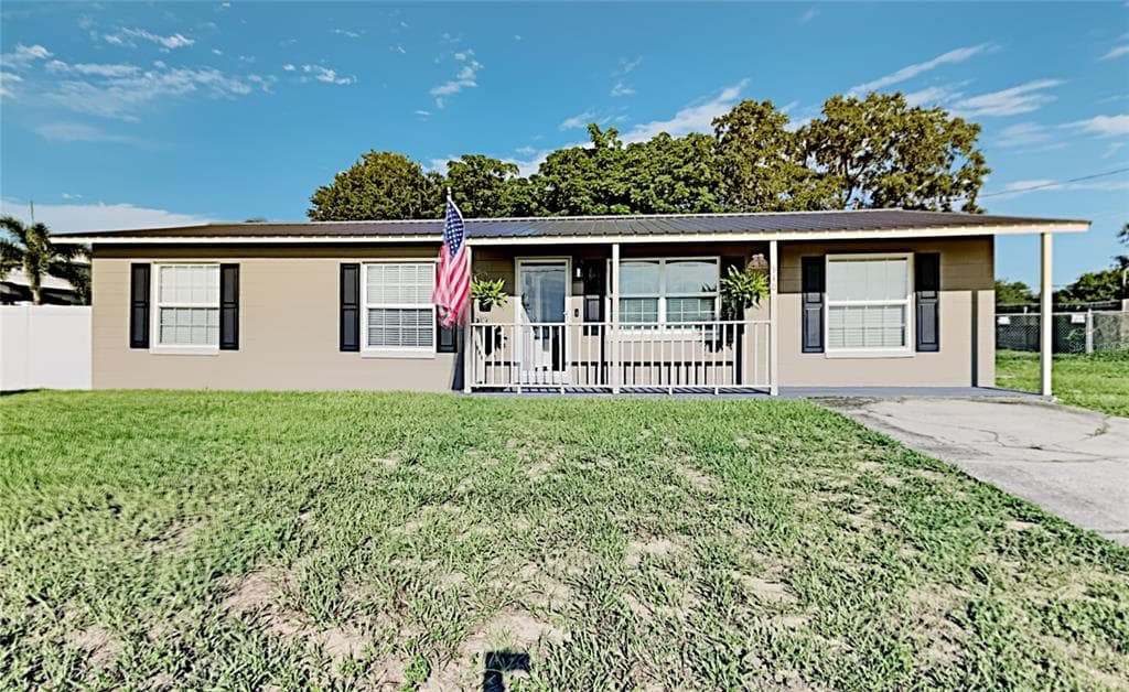 940 THOMPSON AVENUE FROSTPROOF, FL 33843