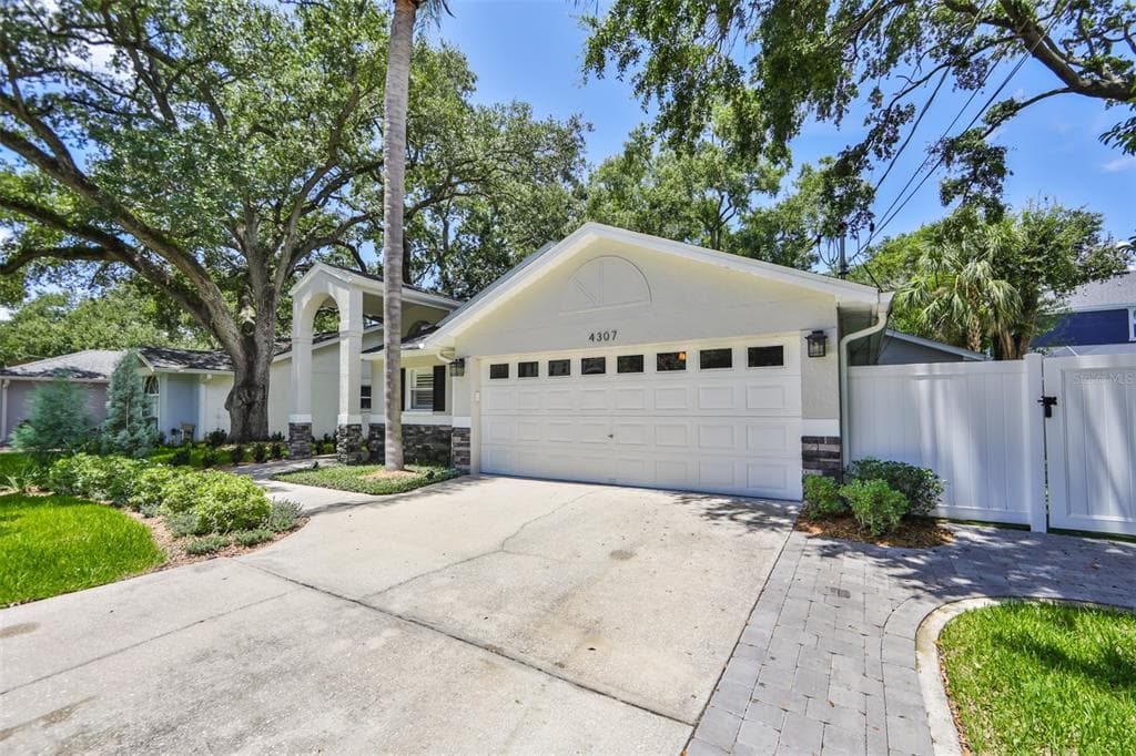 4307 W TACON STREET TAMPA, FL 33629