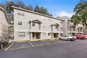 14440 REUTER STRASSE CIRCLE UNIT 810 TAMPA, FL 33613