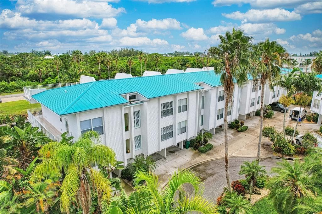 8218 HARBORSIDE CIRCLE ENGLEWOOD, FL 34224