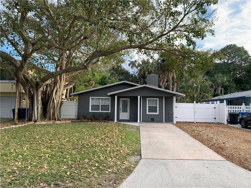 1742 MARYLAND AVENUE NE ST PETERSBURG, FL 33703
