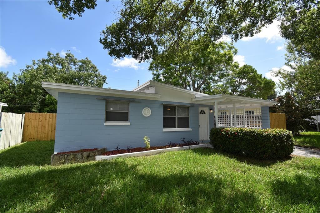 10236 117TH DRIVE LARGO, FL 33773