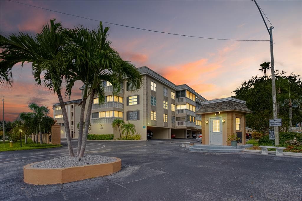 155 BLUFF VIEW DRIVE UNIT 305 BELLEAIR BLUFFS, FL 33770