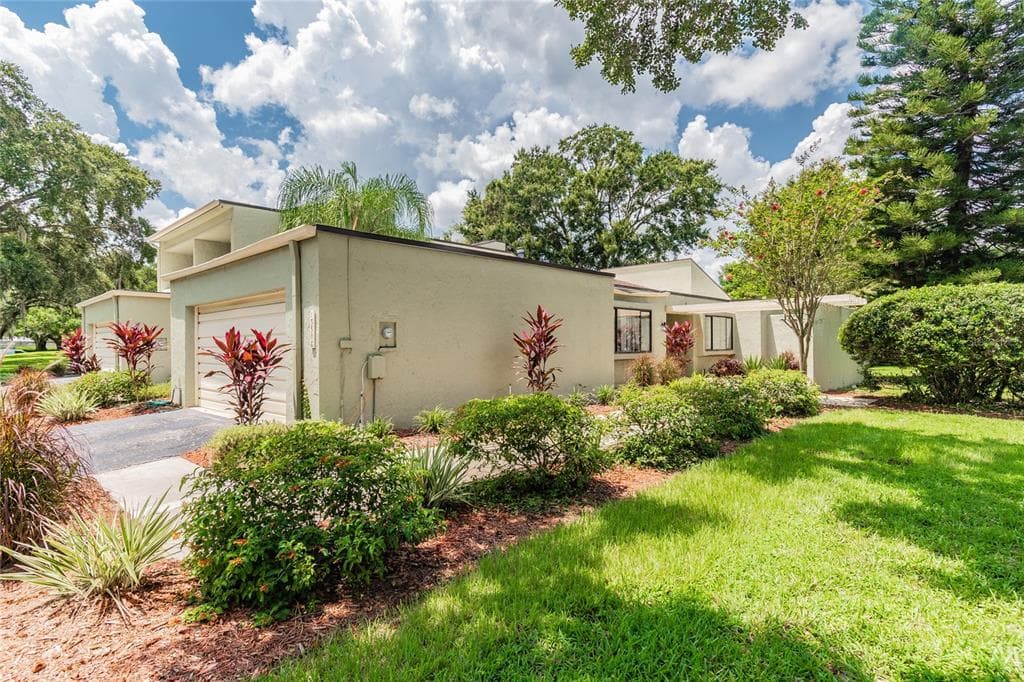 13508 PALMWOOD LANE UNIT 13508 TAMPA, FL 33618
