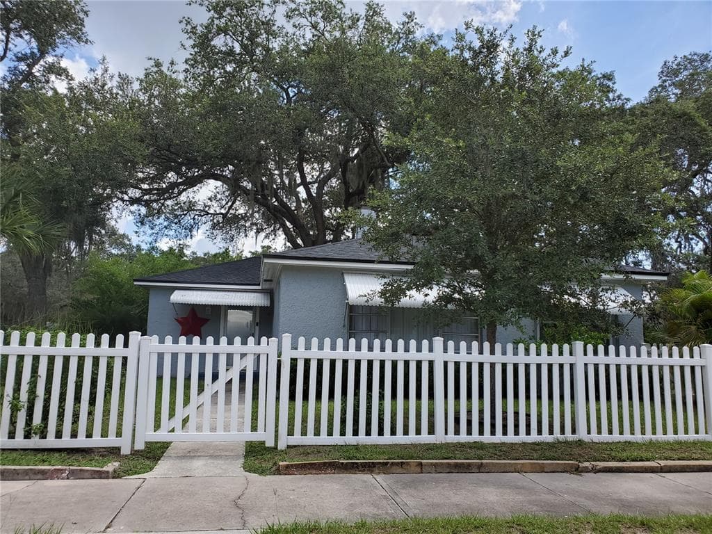 305 TUCKER STREET SAFETY HARBOR, FL 34695