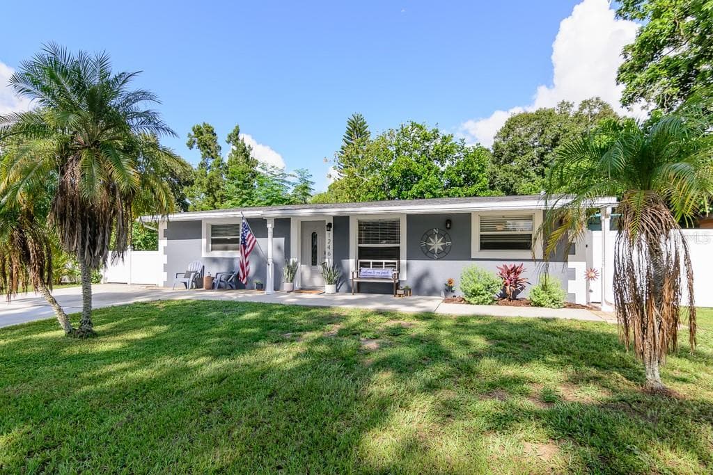 1246 S HILLCREST AVENUE CLEARWATER, FL 33756