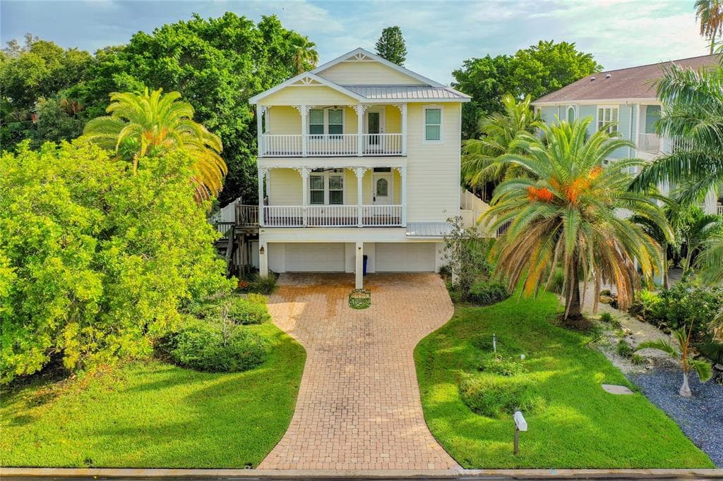 115 6TH STREET BELLEAIR BEACH, FL 33786