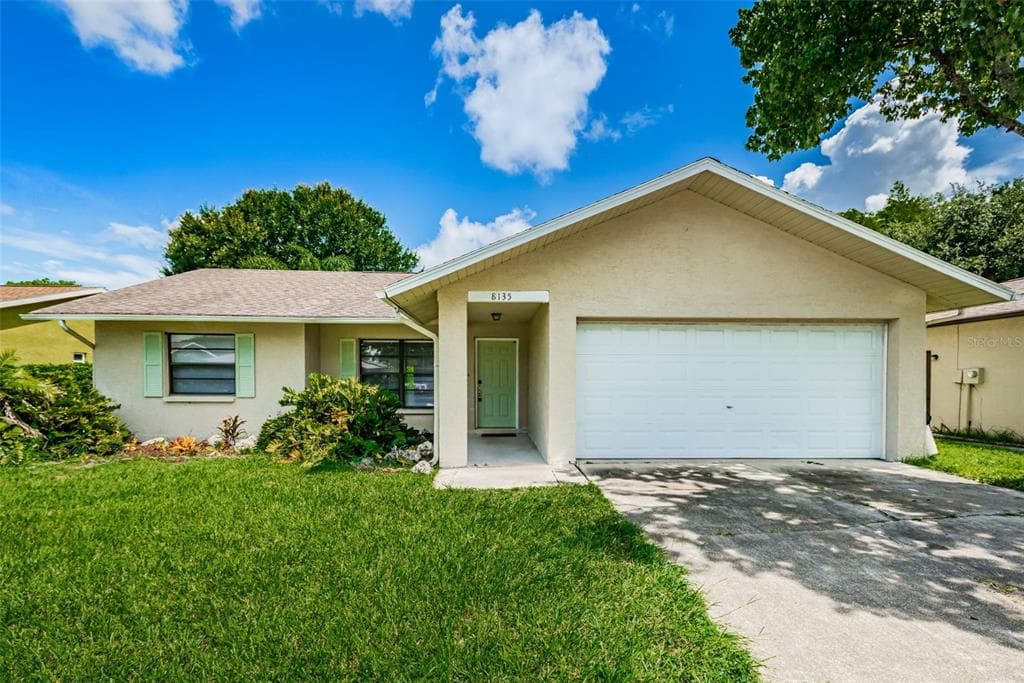 8135 ROYAL HART DRIVE NEW PORT RICHEY, FL 34653