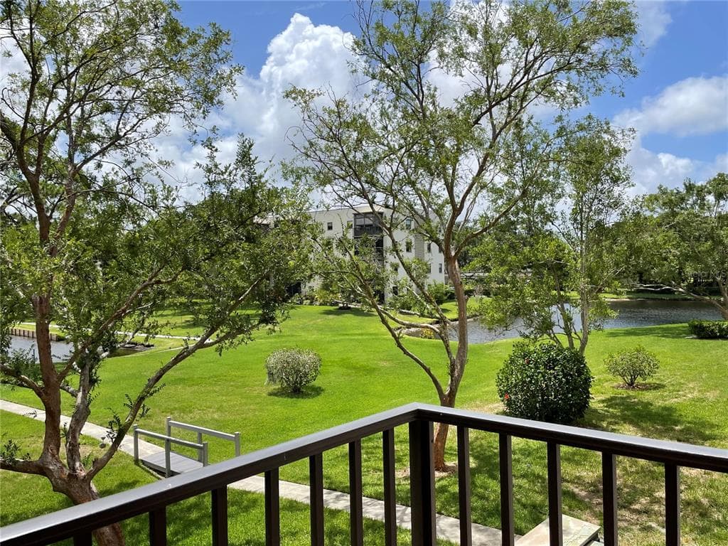 8174 TERRACE GARDEN DRIVE N UNIT 207 ST PETERSBURG, FL 33709