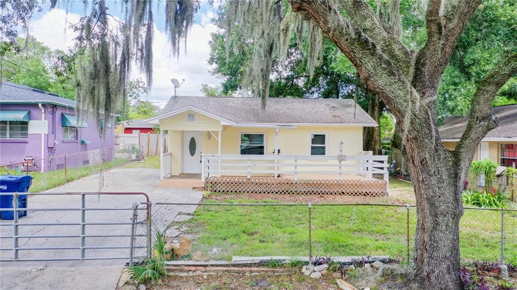 8407 N SEMMES STREET TAMPA, FL 33604