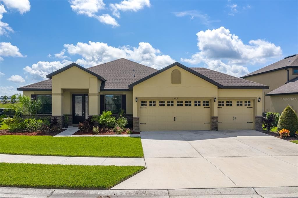 6107 CHELAN COURT LAKELAND, FL 33805