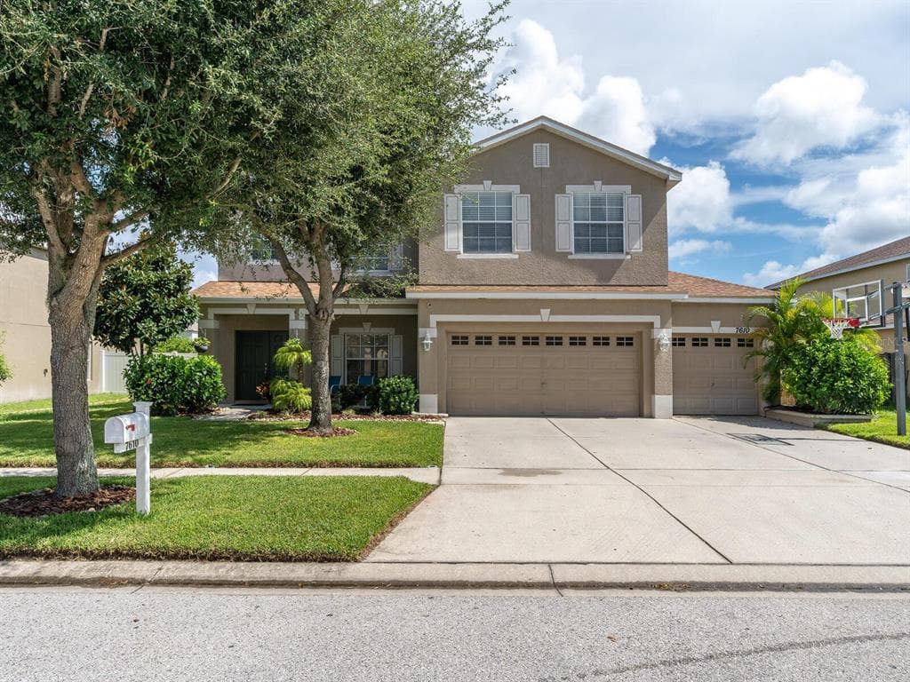 7610 DRAGON FLY LOOP GIBSONTON, FL 33534