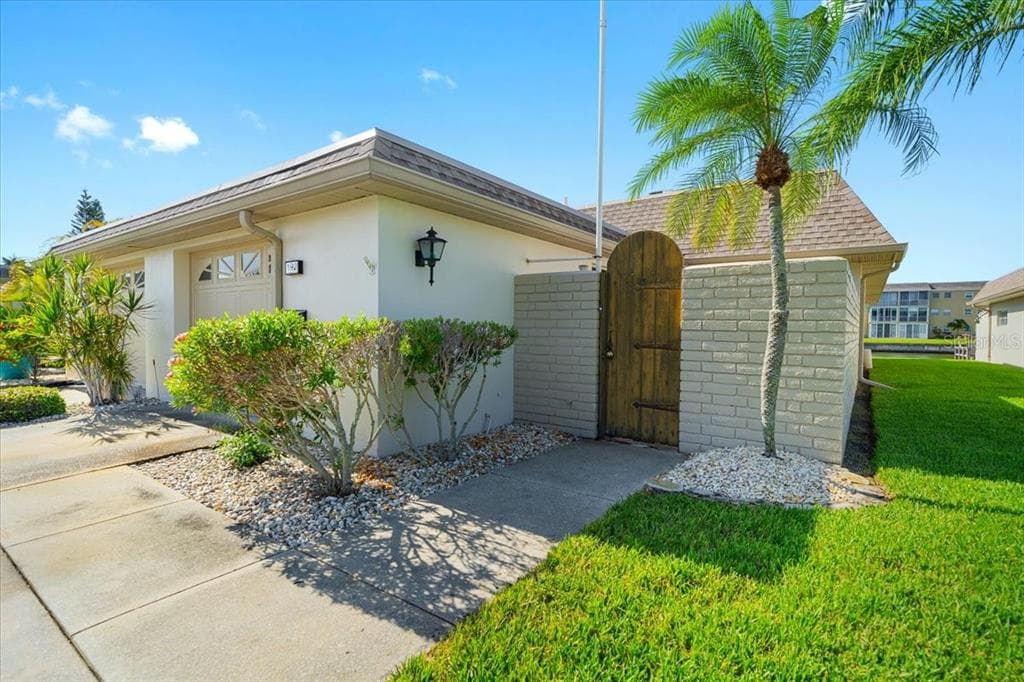 192 BOCA CIEGA POINT BOULEVARD N ST PETERSBURG, FL 33708