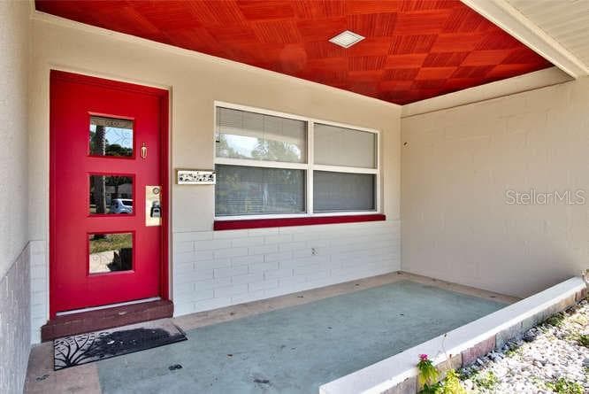 511 82ND AVENUE N ST PETERSBURG, FL 33702