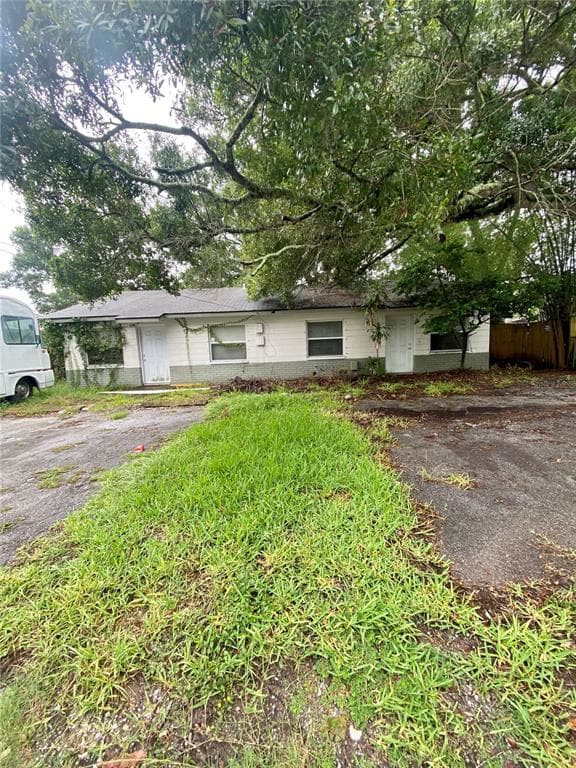 1007 HAWKINS STREET CLEARWATER, FL 33756