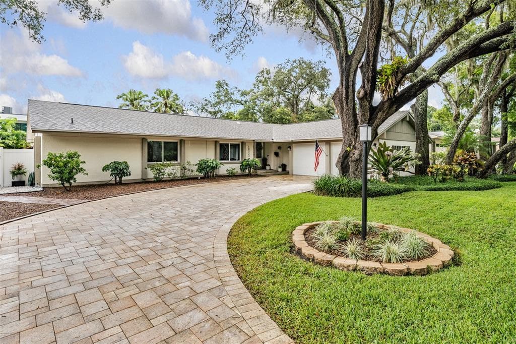 10323 ORANGE GROVE DRIVE TAMPA, FL 33618