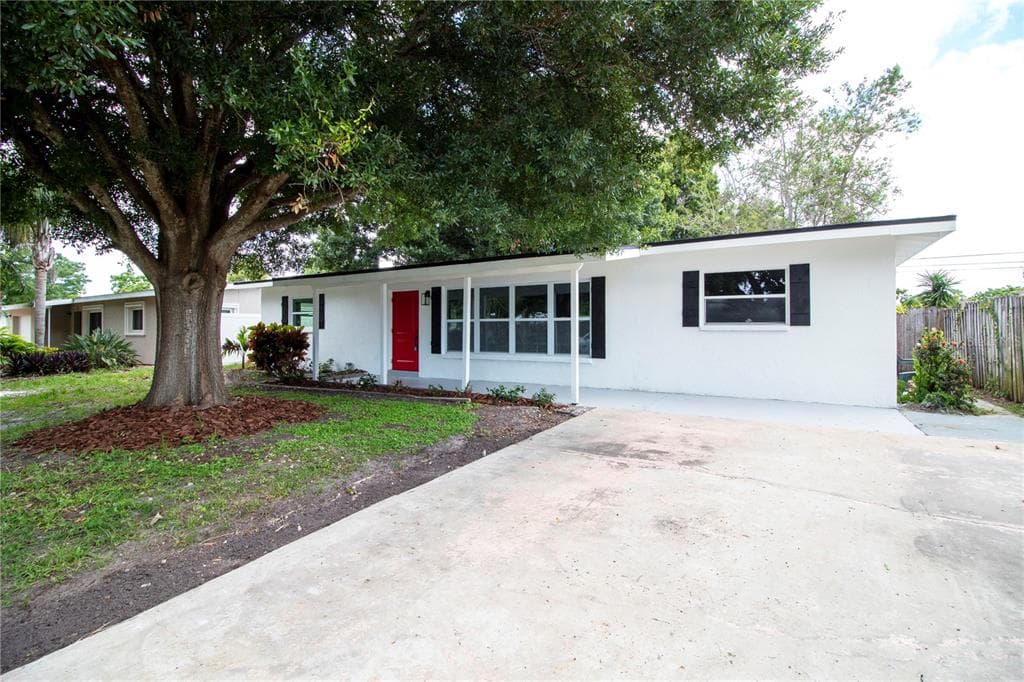 10907 57TH AVENUE SEMINOLE, FL 33772