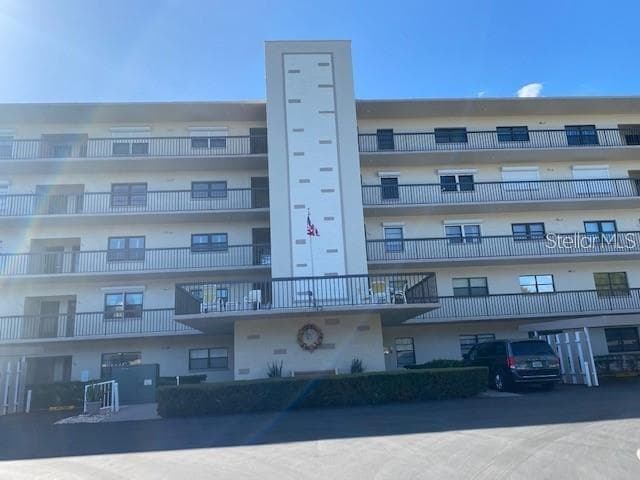8199 TERRACE GARDEN DRIVE N UNIT 315 ST PETERSBURG, FL 33709